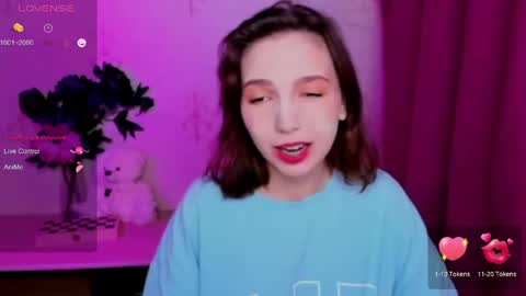Snapshot of kindhazelhere_ chatting on April 2026 11:28:01 PM Hazel online show from April 2026 11:28:01 PM