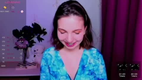 Snapshot of kindhazelhere_ chatting on April 2026 09:42:01 PM Hazel online show from April 2026 09:42:01 PM