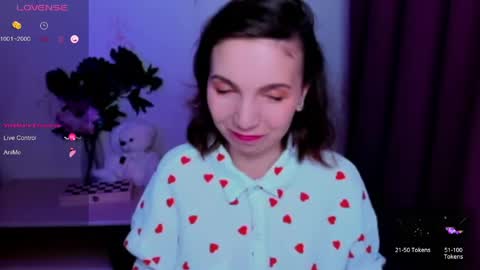 Snapshot of kindhazelhere_ chatting on April 2026 09:32:02 PM Hazel online show from April 2026 09:32:02 PM