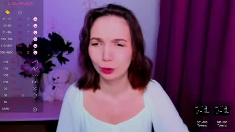 Snapshot of kindhazelhere_ chatting on May 2026 06:14:02 PM Hazel online show from May 2026 06:14:02 PM
