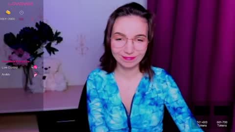 Snapshot of kindhazelhere_ chatting on May 2026 06:14:02 PM Hazel online show from May 2026 06:14:02 PM