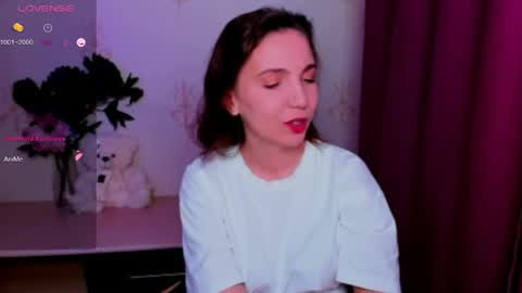 Snapshot of kindhazelhere_ chatting on May 2026 01:45:02 AM Hazel online show from May 2026 01:45:02 AM