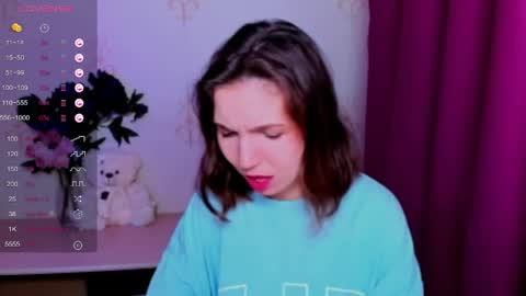 Snapshot of kindhazelhere_ chatting on May 2026 01:45:01 AM Hazel online show from May 2026 01:45:01 AM