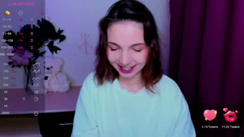 Snapshot of kindhazelhere_ chatting on May 2026 02:41:02 AM Hazel online show from May 2026 02:41:02 AM