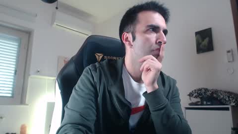 Snapshot of king7045 chatting on March 2025 09:34:02 AM king7045 online show from March 2025 09:34:02 AM