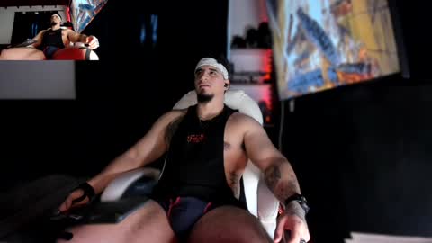 Snapshot of kingbear777 chatting on December 2024 12:19:01 AM King Bear online show from December 2024 12:19:01 AM