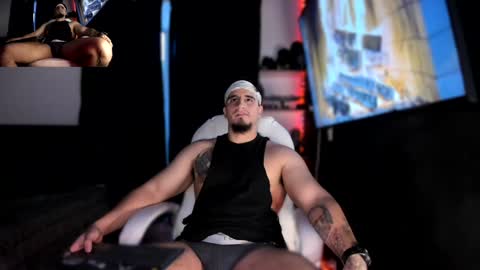 Snapshot of kingbear777 chatting on December 2024 01:45:01 AM King Bear online show from December 2024 01:45:01 AM