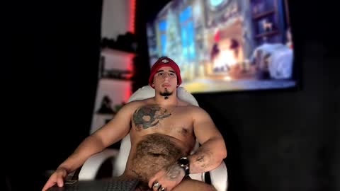 Snapshot of kingbear777 chatting on December 2024 12:13:02 PM King Bear online show from December 2024 12:13:02 PM