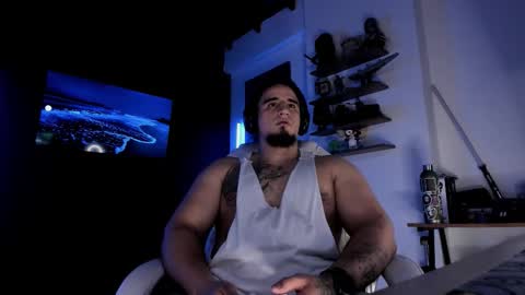 Snapshot of kingbear777 chatting on September 2025 01:57:02 PM King Bear online show from September 2025 01:57:02 PM