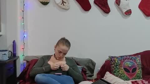 Scarred Thighs online show from December 2025 08:49:02 PM