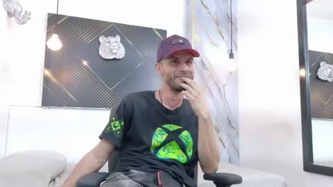 KING  online show from June 2026 03:24:02 AM