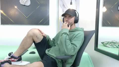 KING  online show from June 2026 03:43:02 AM