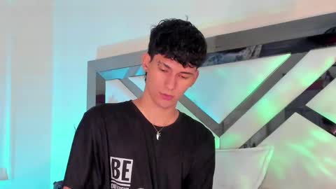  A L E X  online show from February 2025 12:06:01 PM