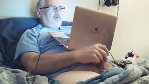 Snapshot of kingtongue10 chatting on October 2025 11:41:02 AM kingtongue10 online show from October 2025 11:41:02 AM