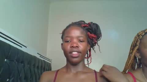 Snapshot of kinky_aria chatting on September 2025 07:17:01 PM kinky_aria online show from September 2025 07:17:01 PM