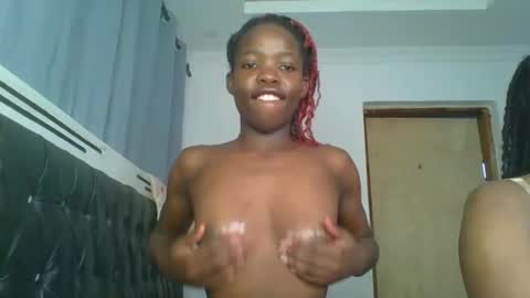Snapshot of kinky_aria chatting on October 2025 03:58:02 AM kinky_aria online show from October 2025 03:58:02 AM