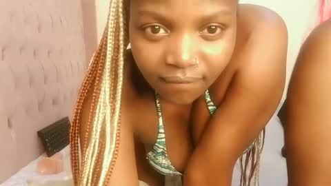 Lola online show from March 2026 12:04:02 AM