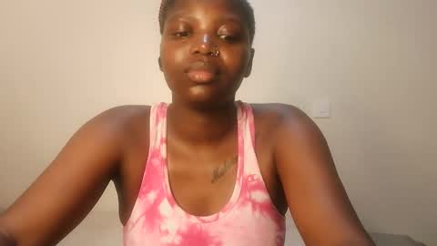 Lola online show from March 2026 07:17:01 PM