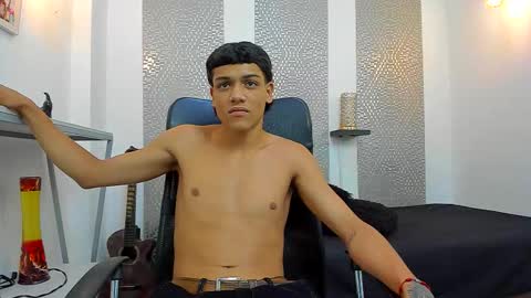   online show from October 2025 09:35:01 PM