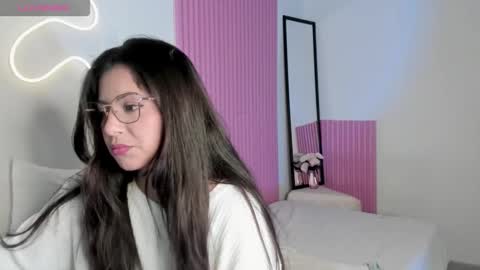 kinky yeyns online show from November 2025 12:24:01 AM