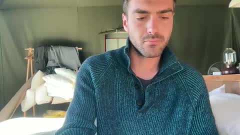 M online show from November 2025 09:32:02 AM