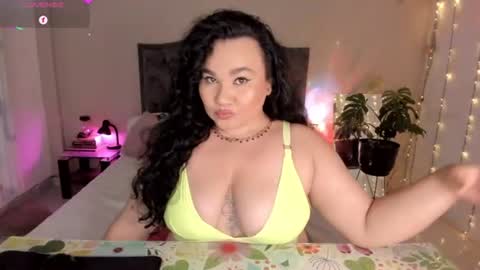 Snapshot of kinkyelise chatting on June 2026 06:45:01 AM Jenny online show from June 2026 06:45:01 AM