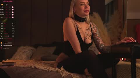 Snapshot of kinkylina_ chatting on December 2024 03:11:01 PM kinkylina_ online show from December 2024 03:11:01 PM