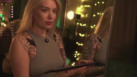 Snapshot of kinkylina_ chatting on January 2025 12:09:01 PM kinkylina_ online show from January 2025 12:09:01 PM
