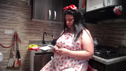 Snapshot of kinkyy_mom chatting on June 2026 03:45:02 PM kinkyy_mom online show from June 2026 03:45:02 PM