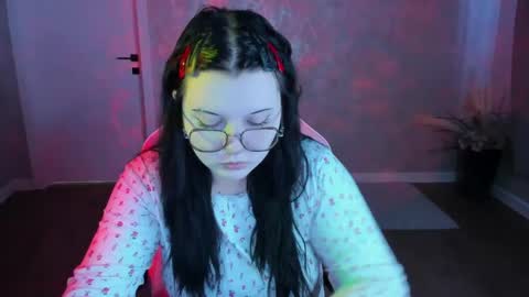 kira online show from April 2026 01:03:01 AM