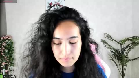 Aura online show from September 2025 03:41:02 AM