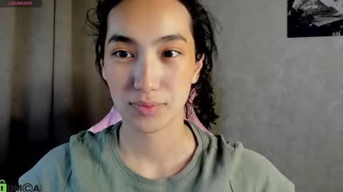 Aura online show from November 2025 03:29:02 AM