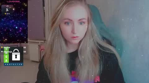 Snapshot of kira_love_sleep chatting on November 2025 02:50:01 PM you know thumb up me please its important online show from November 2025 02:50:01 PM