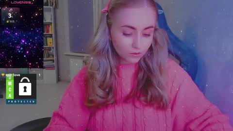 Snapshot of kira_love_sleep chatting on November 2025 04:18:01 PM you know thumb up me please its important online show from November 2025 04:18:01 PM