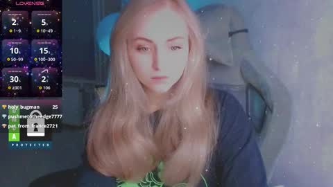 Snapshot of kira_love_sleep chatting on January 2026 02:43:02 PM you know thumb up me please its important online show from January 2026 02:43:02 PM