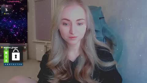 Snapshot of kira_love_sleep chatting on February 2026 04:33:01 PM you know thumb up me please its important online show from February 2026 04:33:01 PM