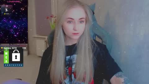 Snapshot of kira_love_sleep chatting on February 2026 04:07:02 PM you know thumb up me please its important online show from February 2026 04:07:02 PM