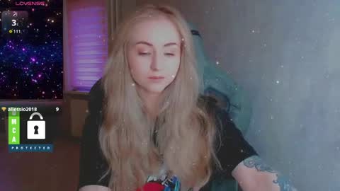 Snapshot of kira_love_sleep chatting on April 2026 04:47:02 PM you know thumb up me please its important online show from April 2026 04:47:02 PM
