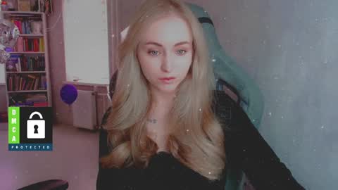 Snapshot of kira_love_sleep chatting on April 2026 03:49:02 PM you know thumb up me please its important online show from April 2026 03:49:02 PM
