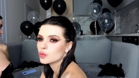 Kira and friends online show from November 2025 03:42:02 AM