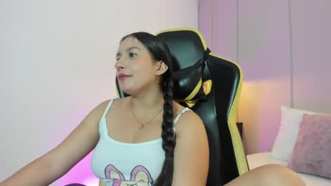 Snapshot of kira_relish chatting on May 2026 12:43:02 PM K I R A online show from May 2026 12:43:02 PM