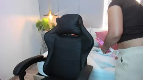 Snapshot of kira_relish chatting on June 2026 12:30:01 PM K I R A online show from June 2026 12:30:01 PM