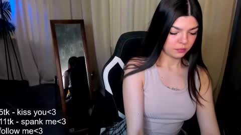 Kira online show from November 2025 09:37:01 AM