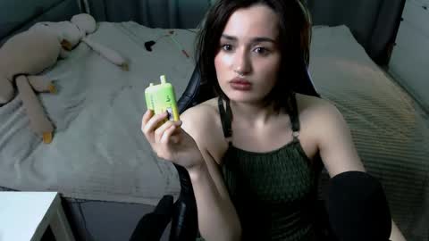 Snapshot of kira_yammy chatting on May 2026 10:51:01 PM Kira follow me online show from May 2026 10:51:01 PM