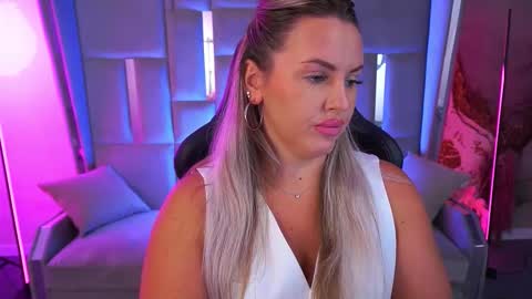 Kira online show from September 2025 09:37:02 PM