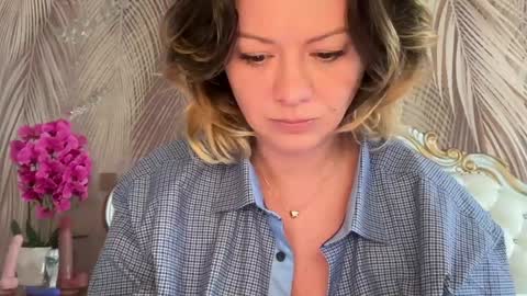 KiraDivine online show from March 2026 01:03:02 PM