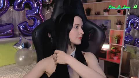 Kira    online show from December 2024 12:33:01 AM