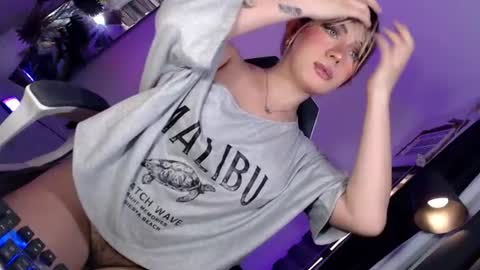 Snapshot of kiramillerxx chatting on June 2026 02:11:01 AM Its your girl KIRA online show from June 2026 02:11:01 AM