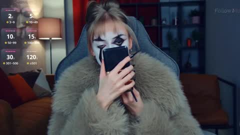 Kira online show from April 2026 11:35:01 PM