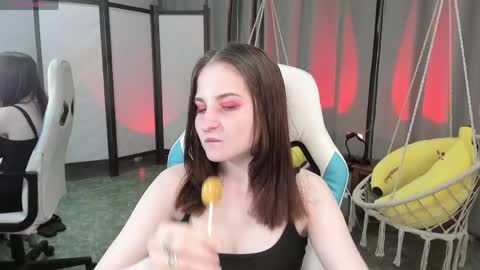 Snapshot of kiraparker chatting on April 2026 08:11:02 PM KiraParker online show from April 2026 08:11:02 PM